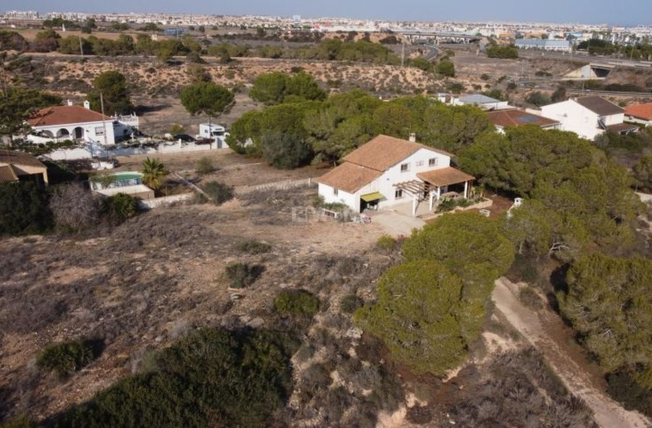 Resale - Villa - Orihuela Costa - Costa Blanca