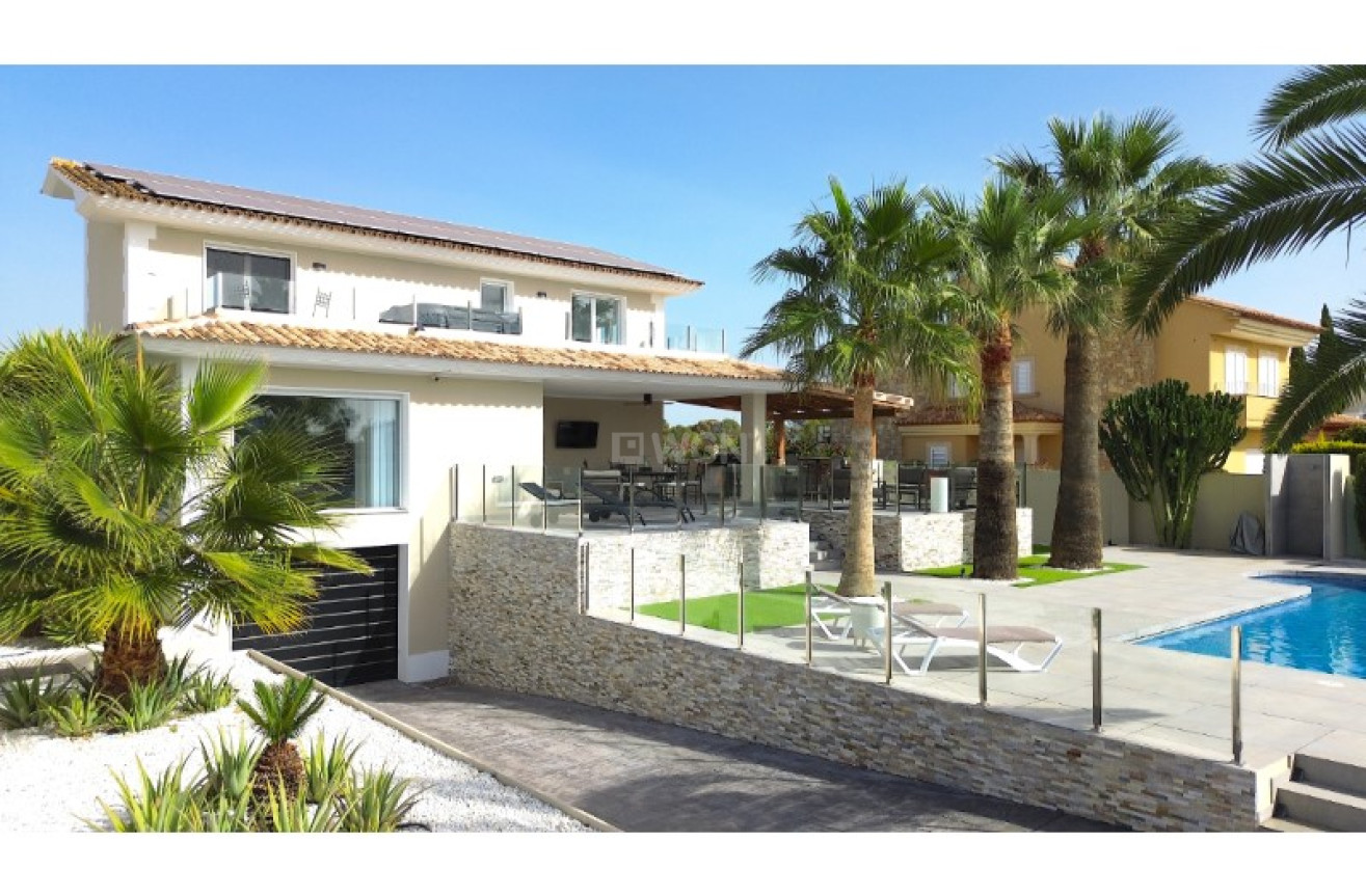 Resale - Villa - Alfas del Pí - Costa Blanca