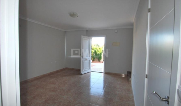 Resale - Villa - Torrevieja - La Siesta - El Salado - Torreta