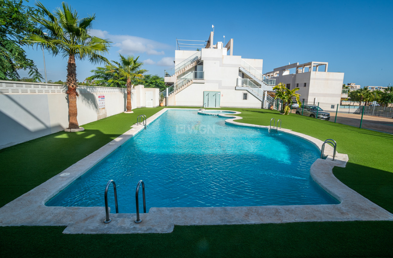 Resale - Apartment / flat - Pilar de la Horadada - Costa Blanca