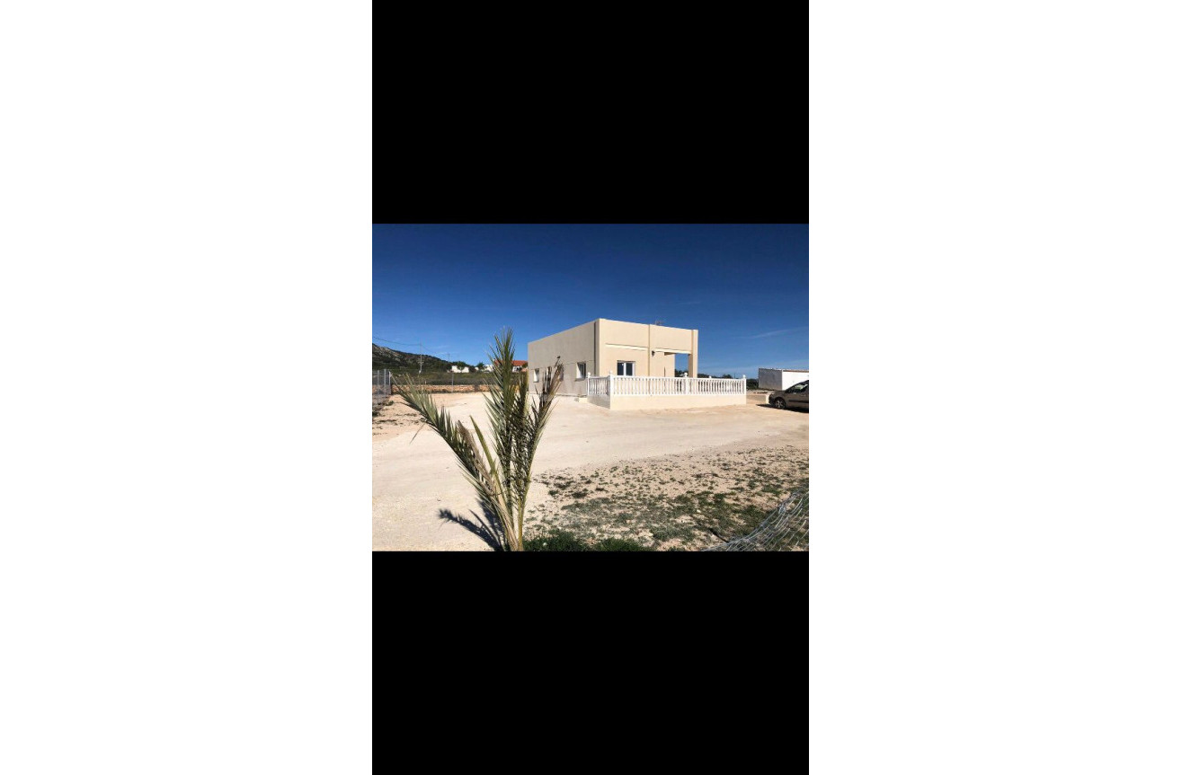 Resale - Villa - Pinoso - Inland