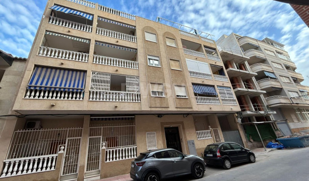 Resale - Apartment / flat - Torrevieja - Playa del Cura