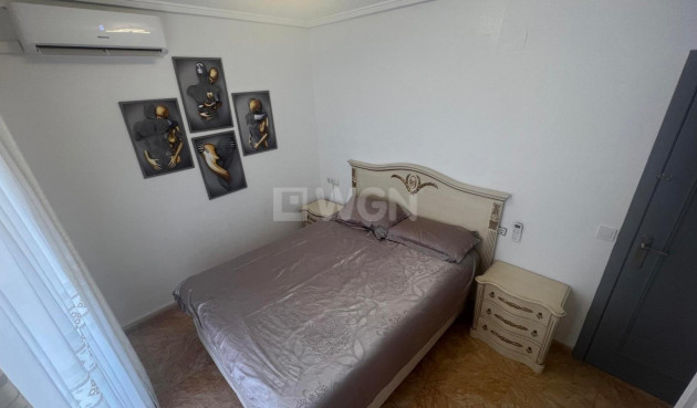 Resale - Apartment / flat - Torrevieja - Centro