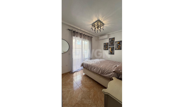 Resale - Apartment / flat - Torrevieja - Centro