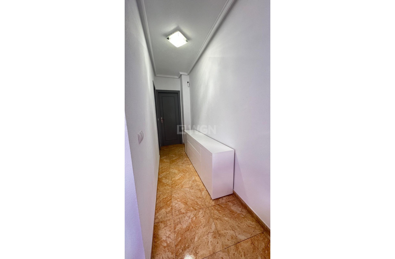 Resale - Apartment / flat - Torrevieja - Centro