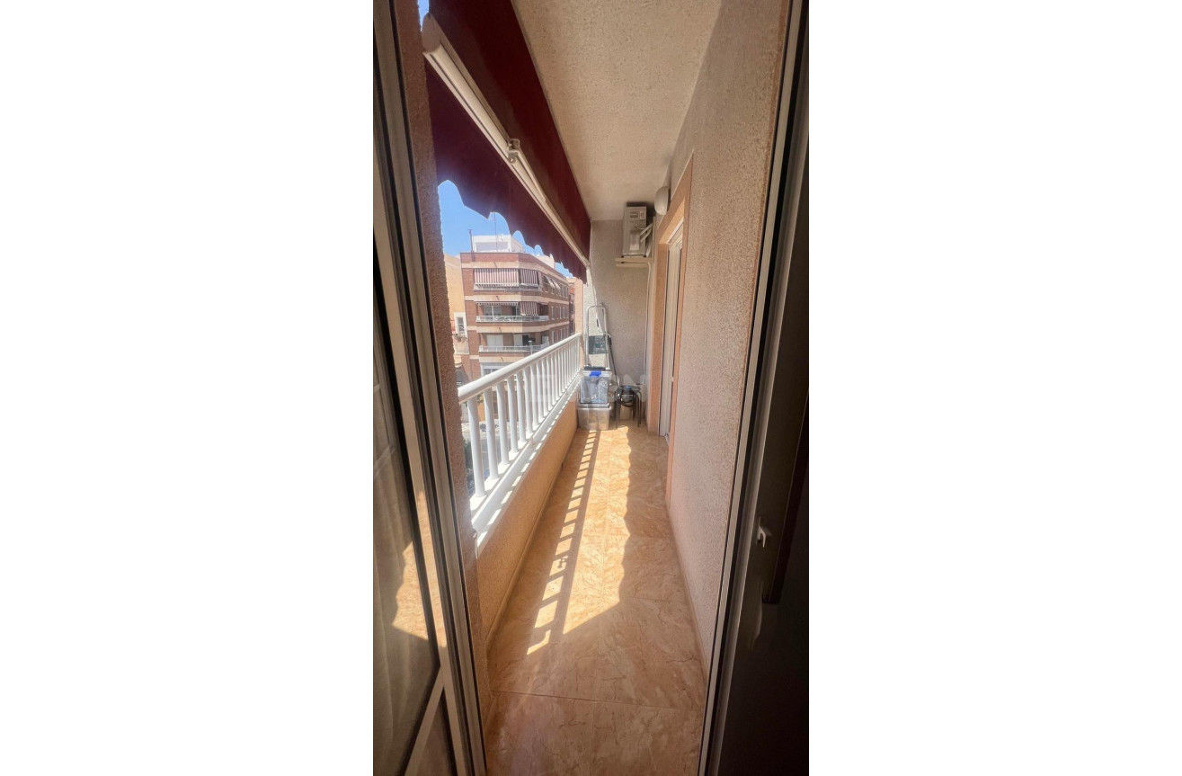 Resale - Apartment / flat - Torrevieja - Centro