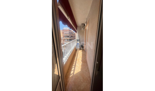 Resale - Apartment / flat - Torrevieja - Centro