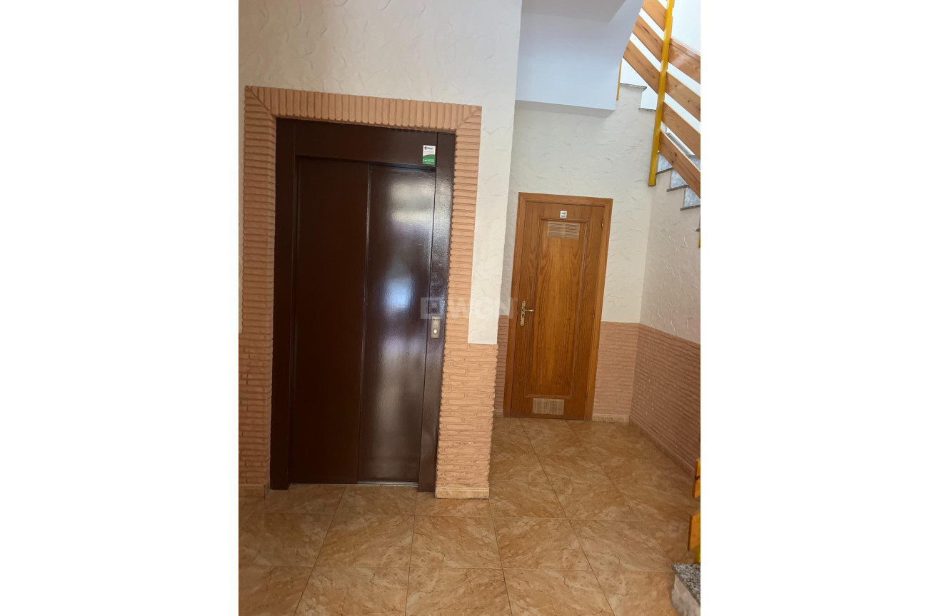 Resale - Apartment / flat - Torrevieja - Centro