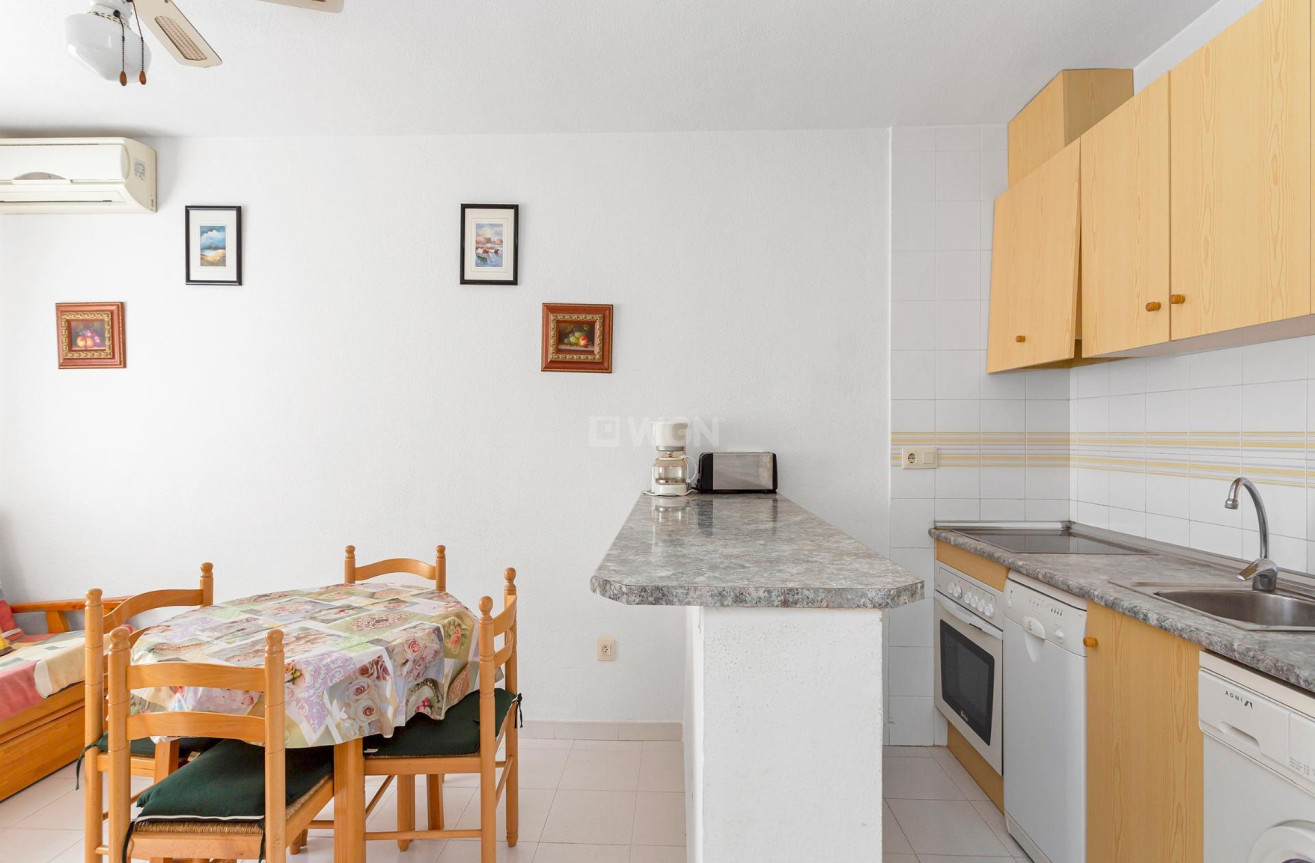 Resale - Apartment / flat - Torrevieja - Lago Jardin