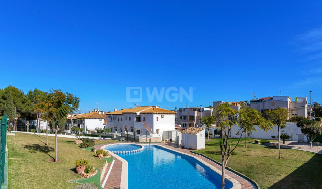 Resale - Apartment / flat - Torrevieja - Lago Jardin