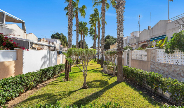 Resale - Apartment / flat - Torrevieja - Lago Jardin