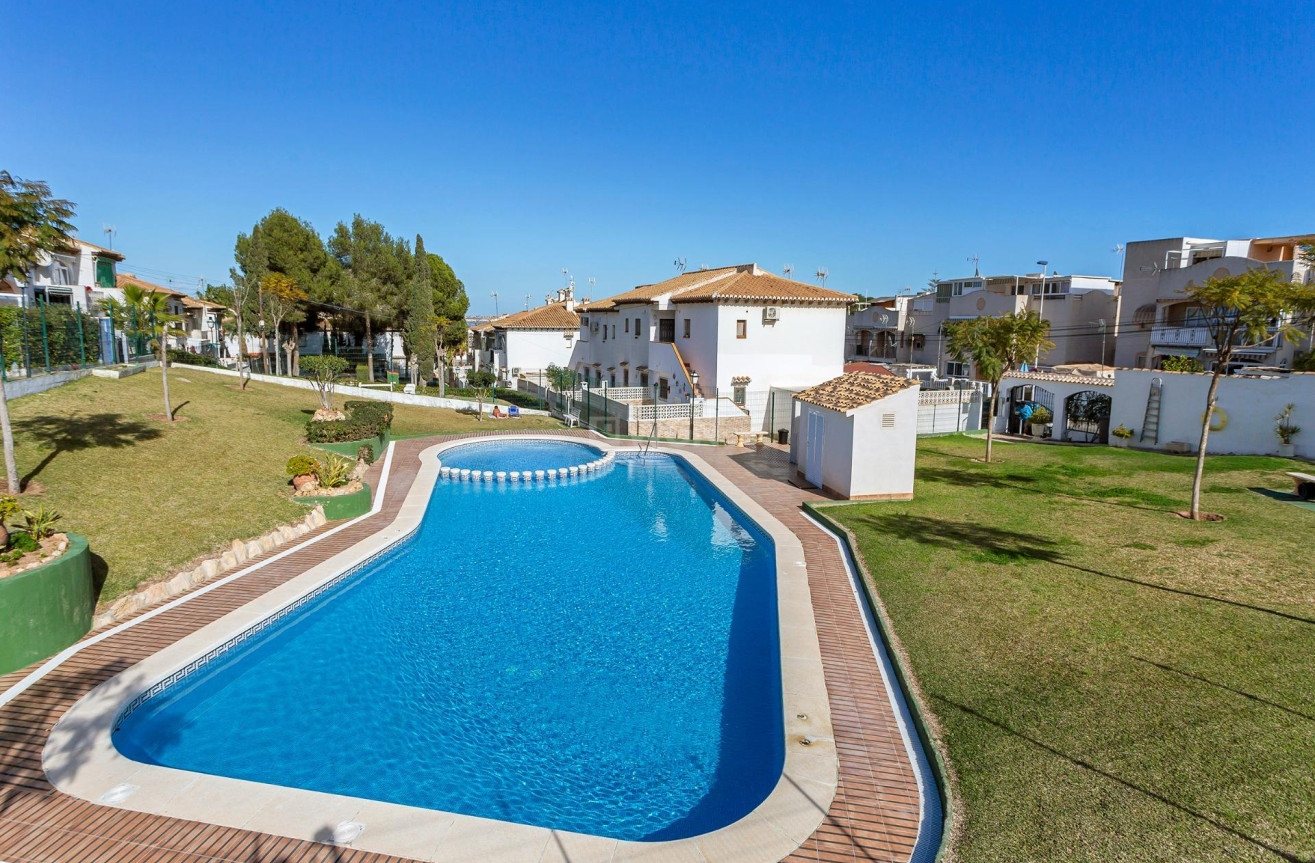 Resale - Apartment / flat - Torrevieja - Lago Jardin