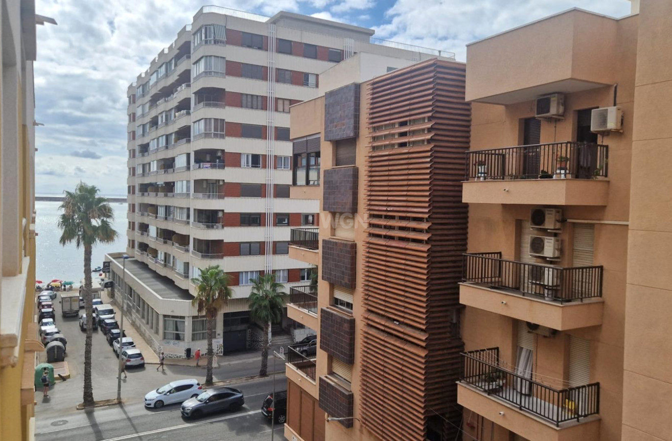 Resale - Apartment / flat - Torrevieja - Acequion