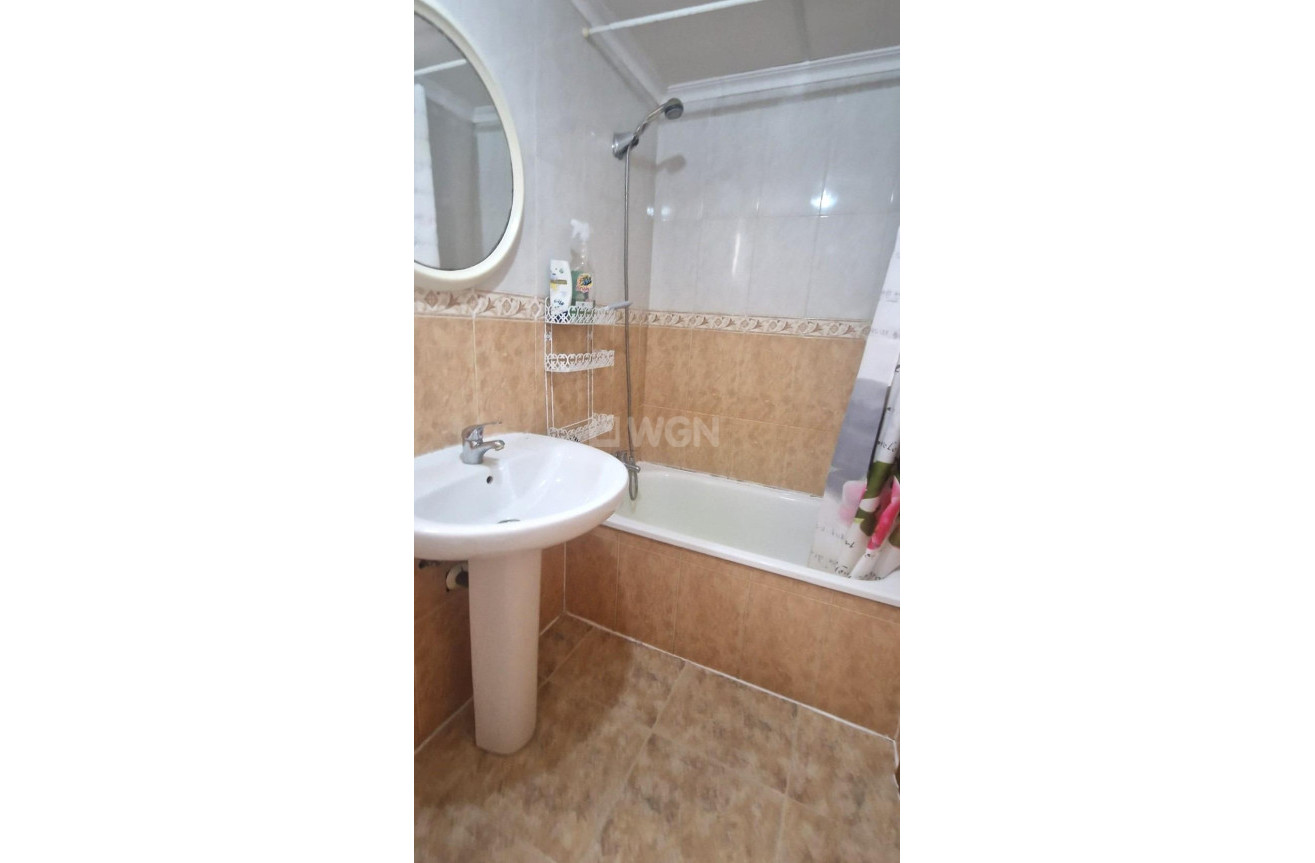 Resale - Apartment / flat - Torrevieja - Acequion