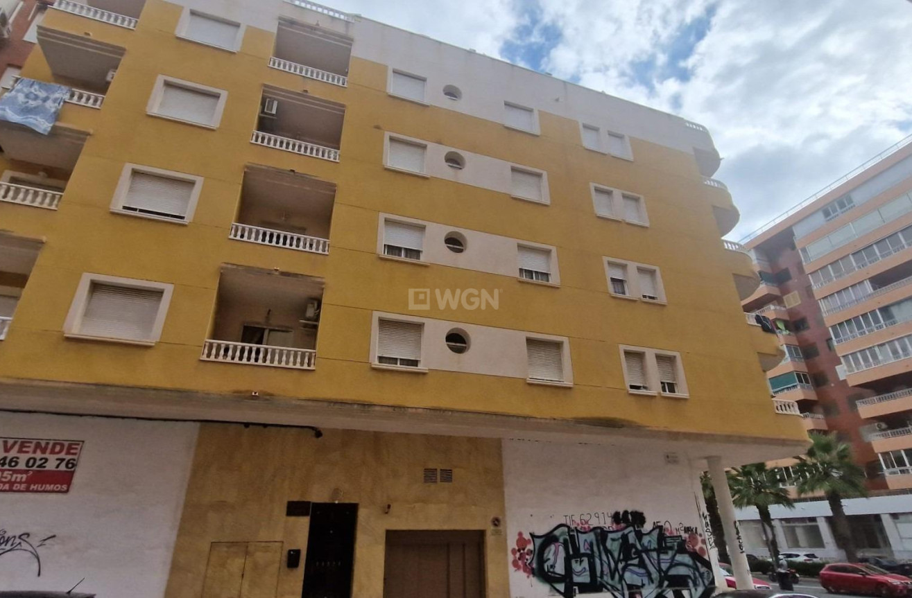 Resale - Apartment / flat - Torrevieja - Acequion