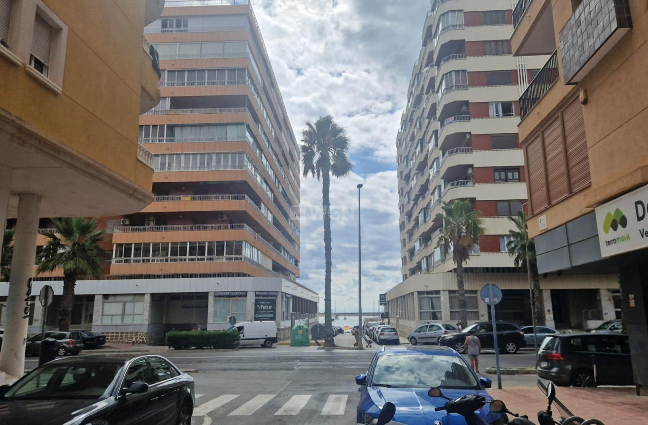 Resale - Apartment / flat - Torrevieja - Acequion