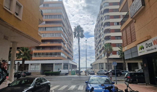 Resale - Apartment / flat - Torrevieja - Acequion