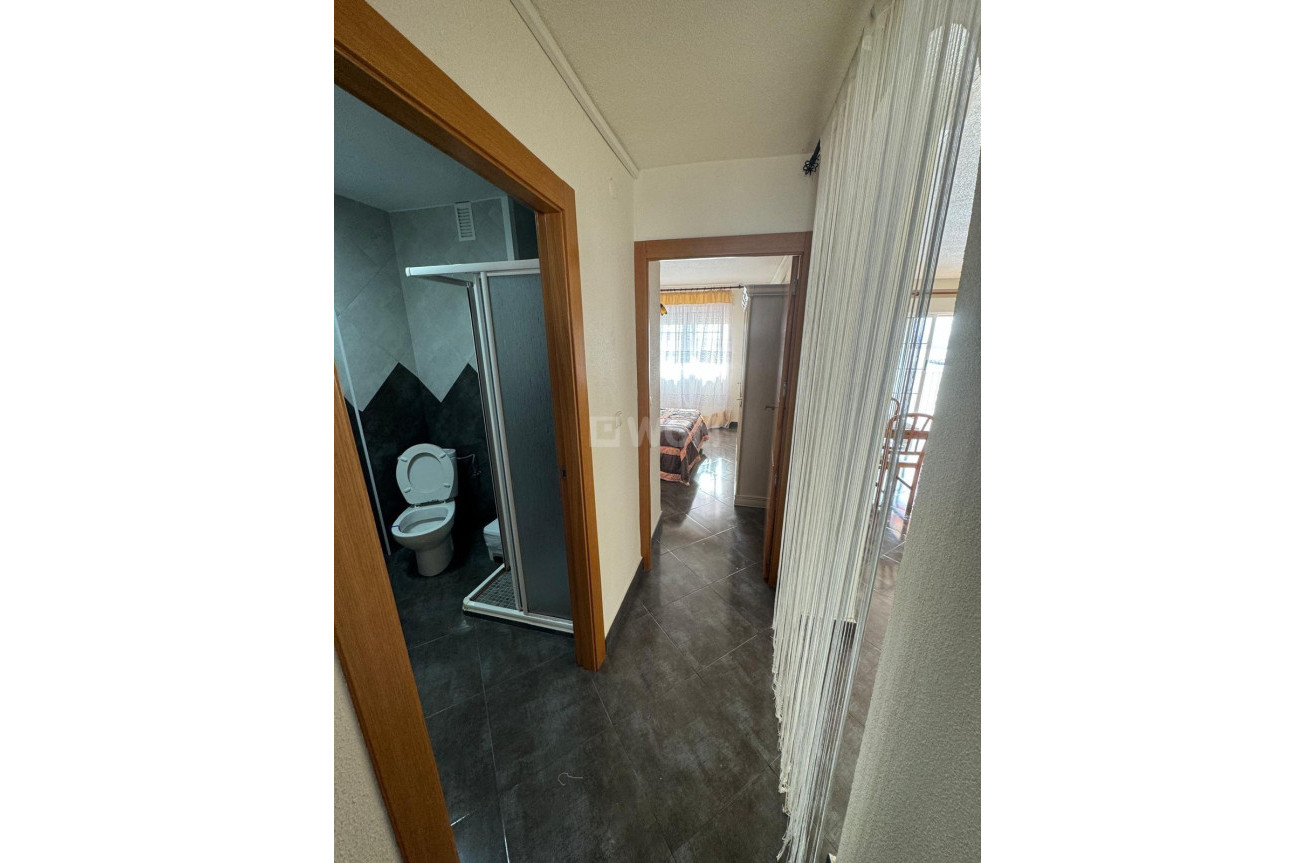 Resale - Apartment / flat - Torrevieja - Playa del Cura