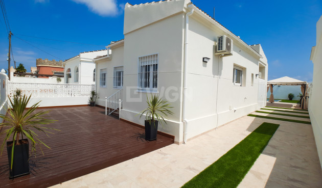 Resale - Villa - Torrevieja - Costa Blanca