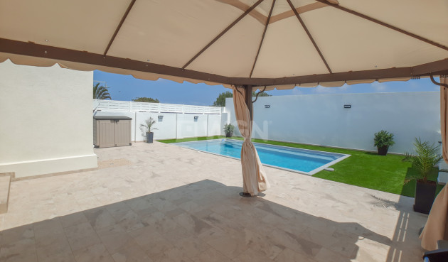 Resale - Villa - Torrevieja - Costa Blanca