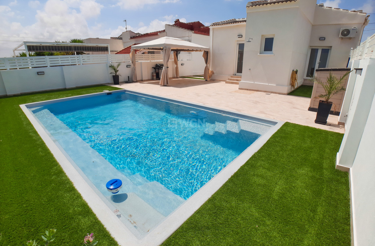 Resale - Villa - Torrevieja - Costa Blanca