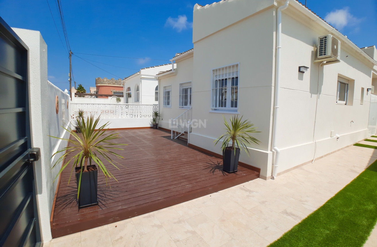 Resale - Villa - Torrevieja - Costa Blanca