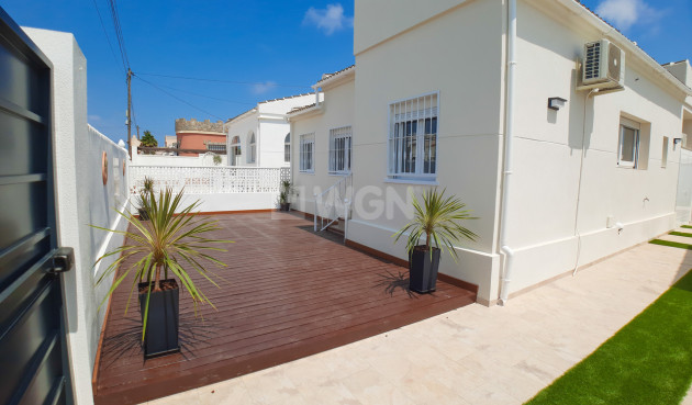 Resale - Villa - Torrevieja - Costa Blanca