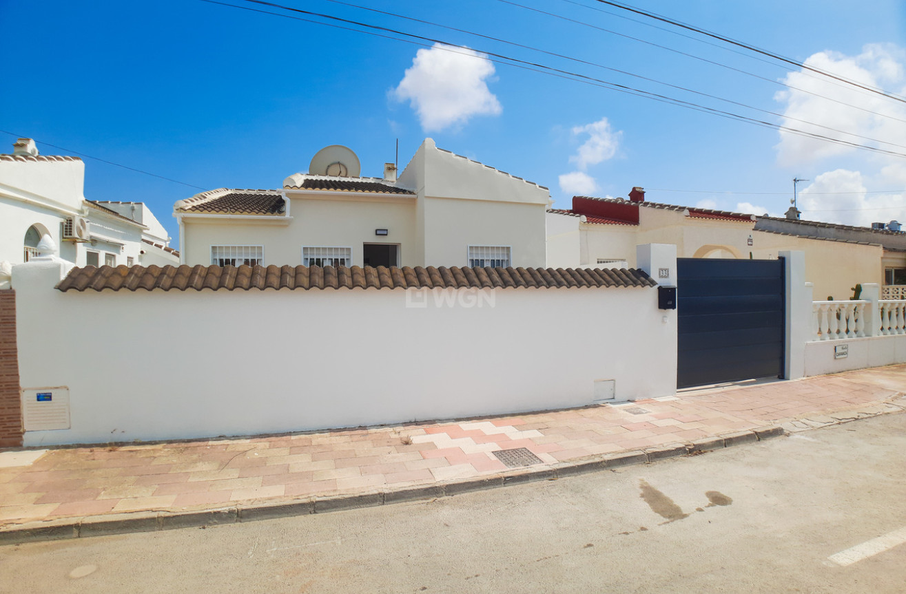 Resale - Villa - Torrevieja - Costa Blanca