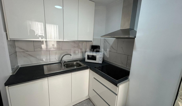 Resale - Apartment / flat - Torrevieja - Playa del Cura