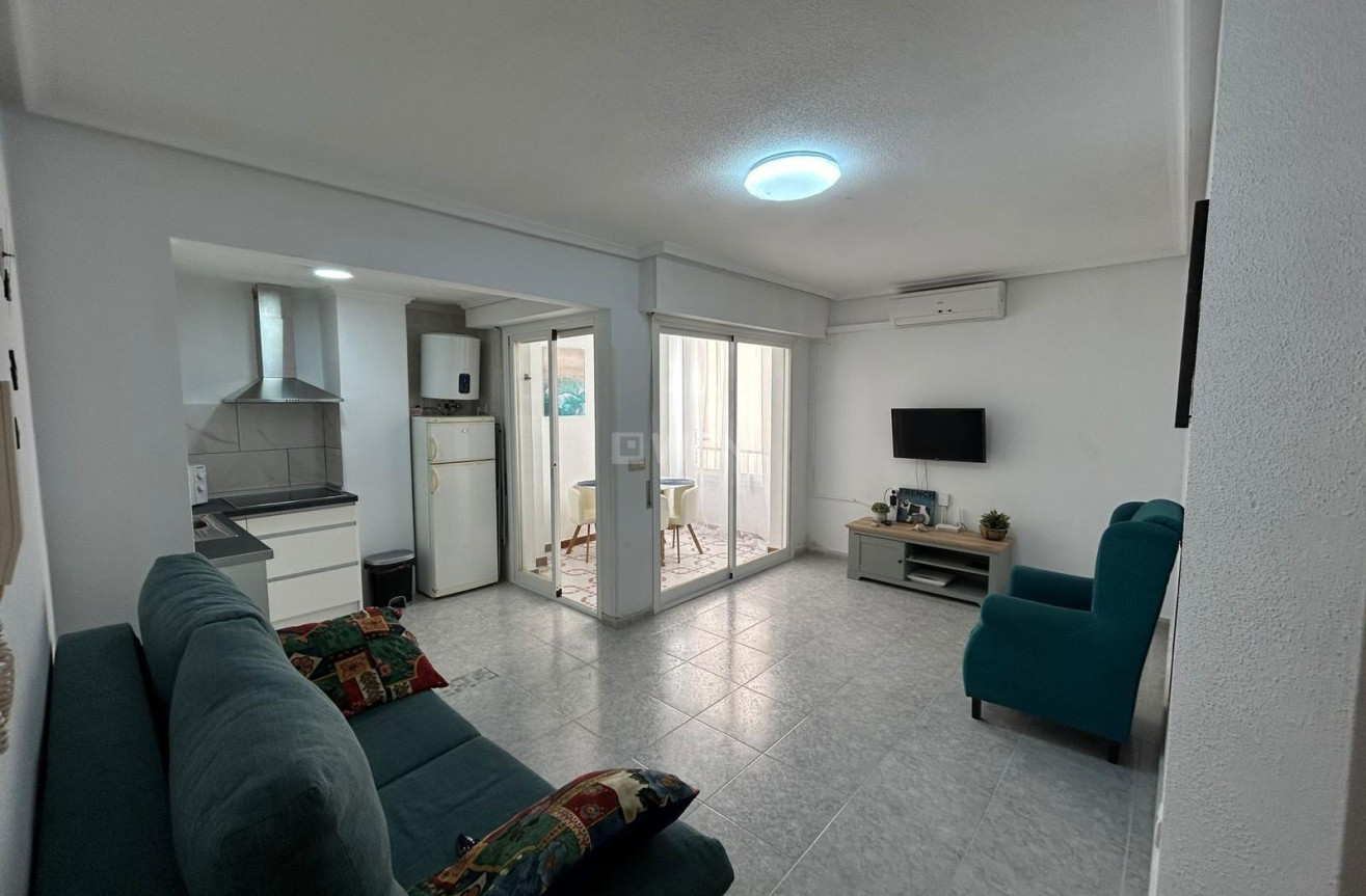 Resale - Apartment / flat - Torrevieja - Playa del Cura