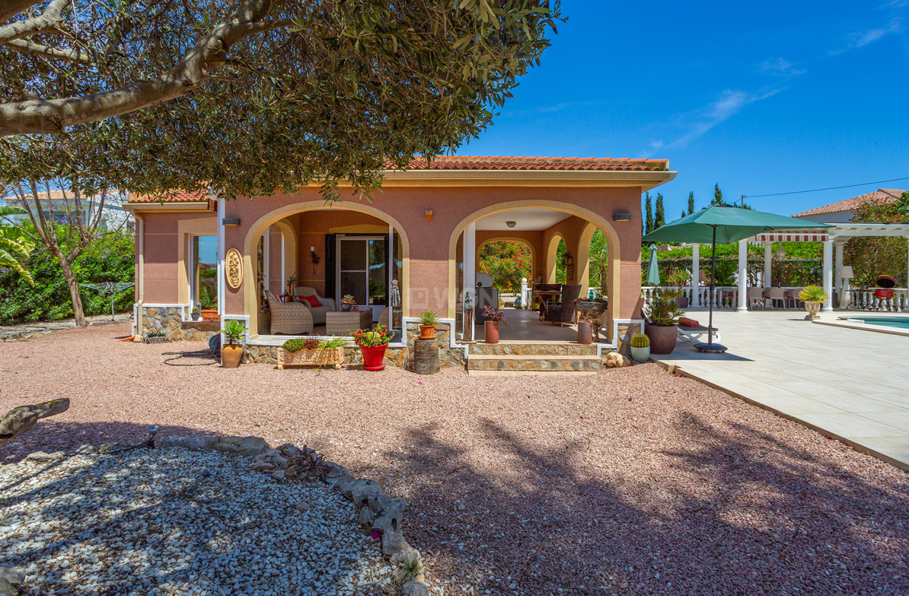 Resale - Villa - Daya Vieja - Costa Blanca