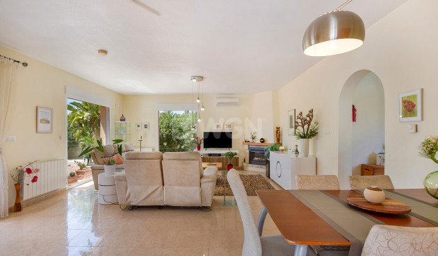 Resale - Villa - Daya Vieja - Costa Blanca