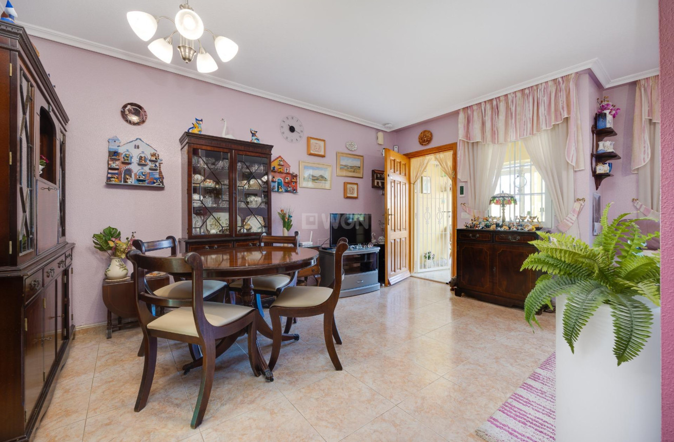 Resale - Townhouse - Torrevieja - Aguas Nuevas 2