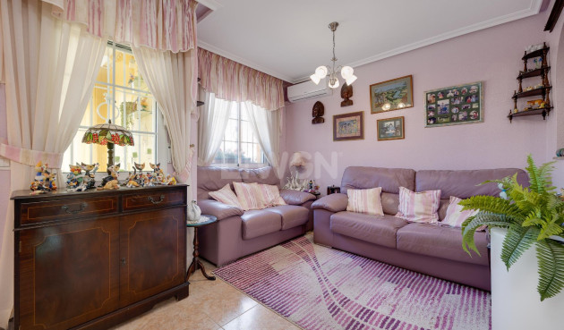 Resale - Townhouse - Torrevieja - Aguas Nuevas 2