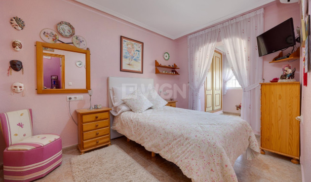 Resale - Townhouse - Torrevieja - Aguas Nuevas 2