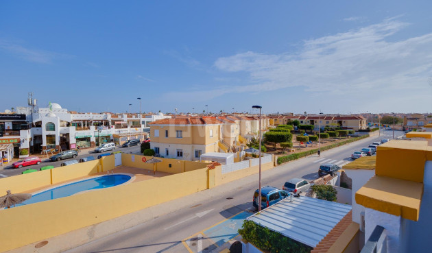 Resale - Townhouse - Torrevieja - Aguas Nuevas 2