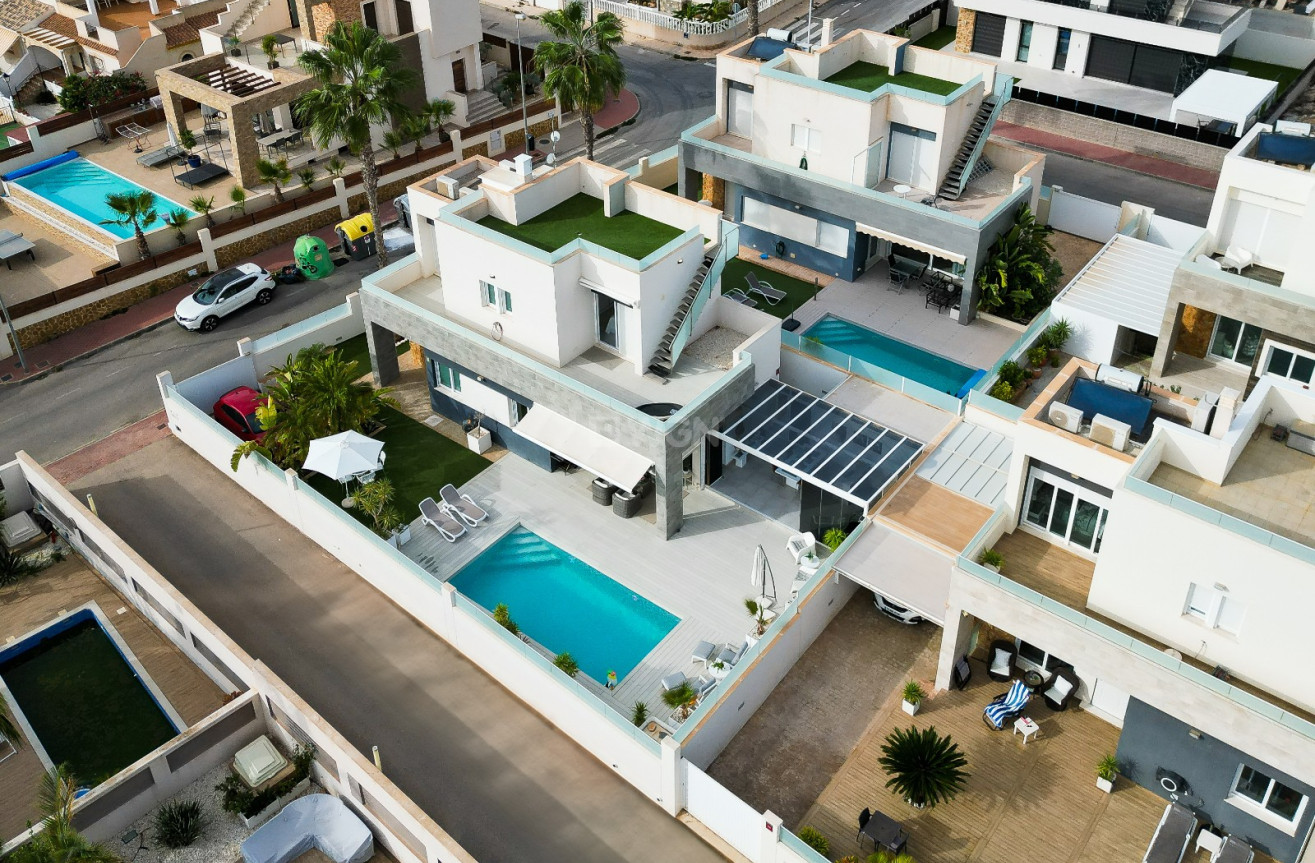 Resale - Villa - Torrevieja - Costa Blanca