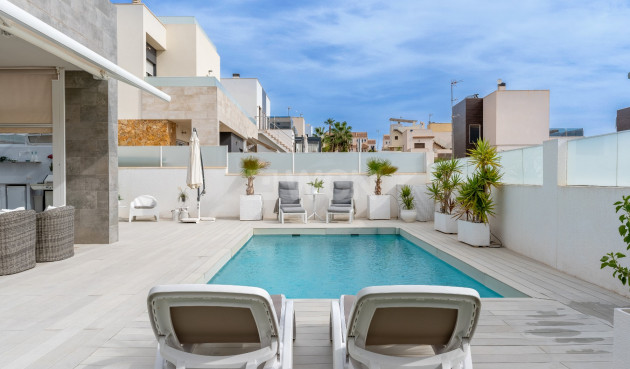 Resale - Villa - Torrevieja - Costa Blanca