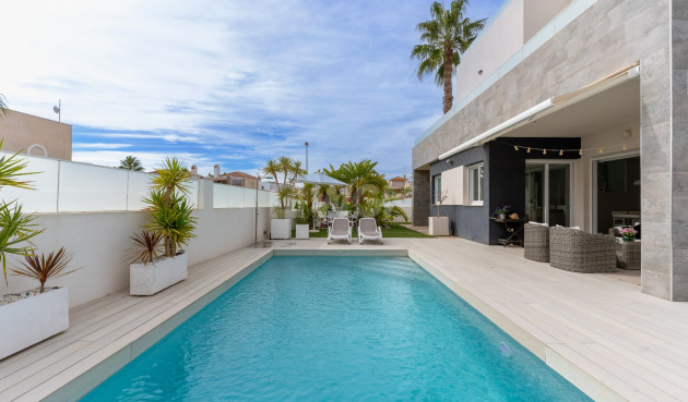 Resale - Villa - Torrevieja - Costa Blanca