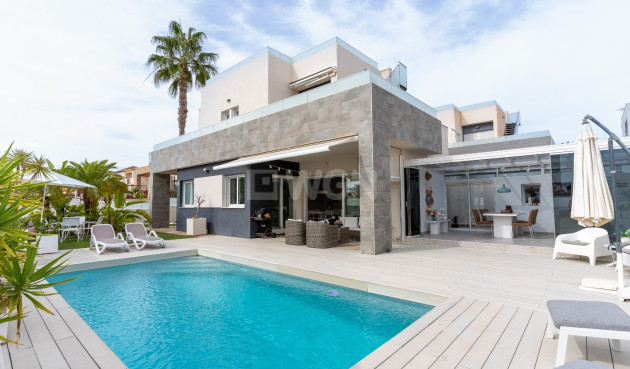 Resale - Villa - Torrevieja - Costa Blanca