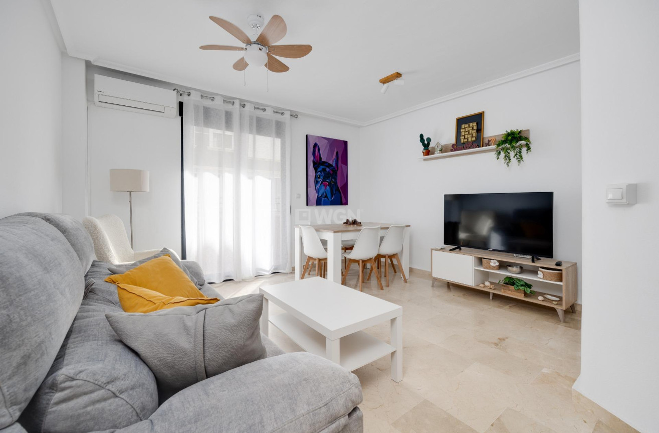 Resale - Apartment / flat - Torrevieja - Playa del Cura