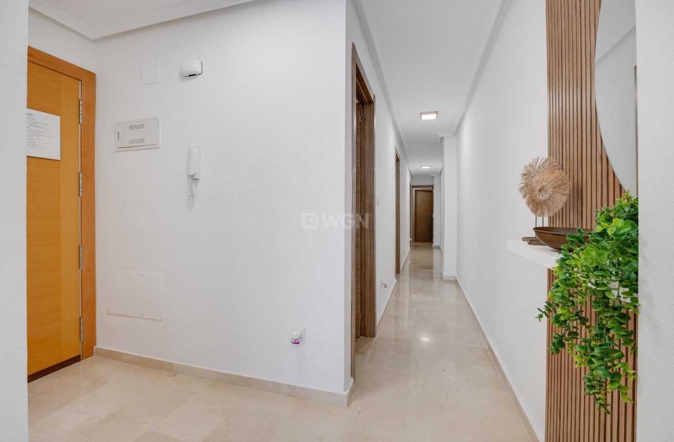 Resale - Apartment / flat - Torrevieja - Playa del Cura