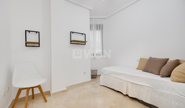 Resale - Apartment / flat - Torrevieja - Playa del Cura