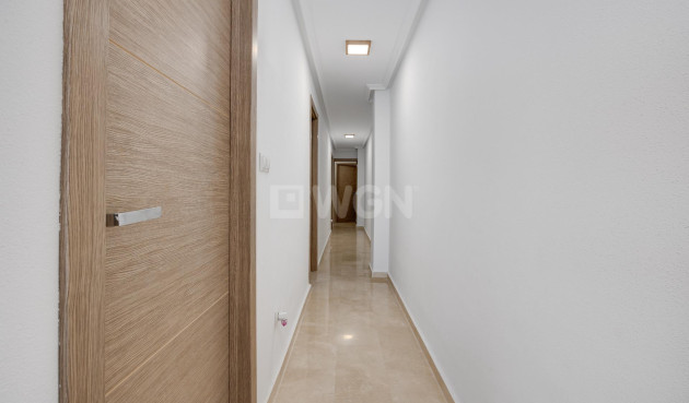 Resale - Apartment / flat - Torrevieja - Playa del Cura