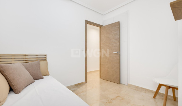 Resale - Apartment / flat - Torrevieja - Playa del Cura