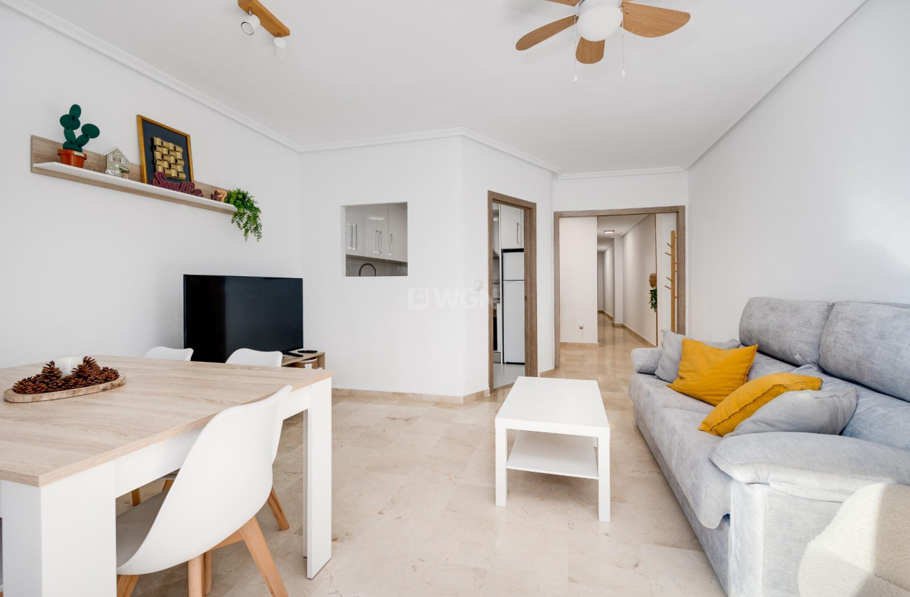 Resale - Apartment / flat - Torrevieja - Playa del Cura