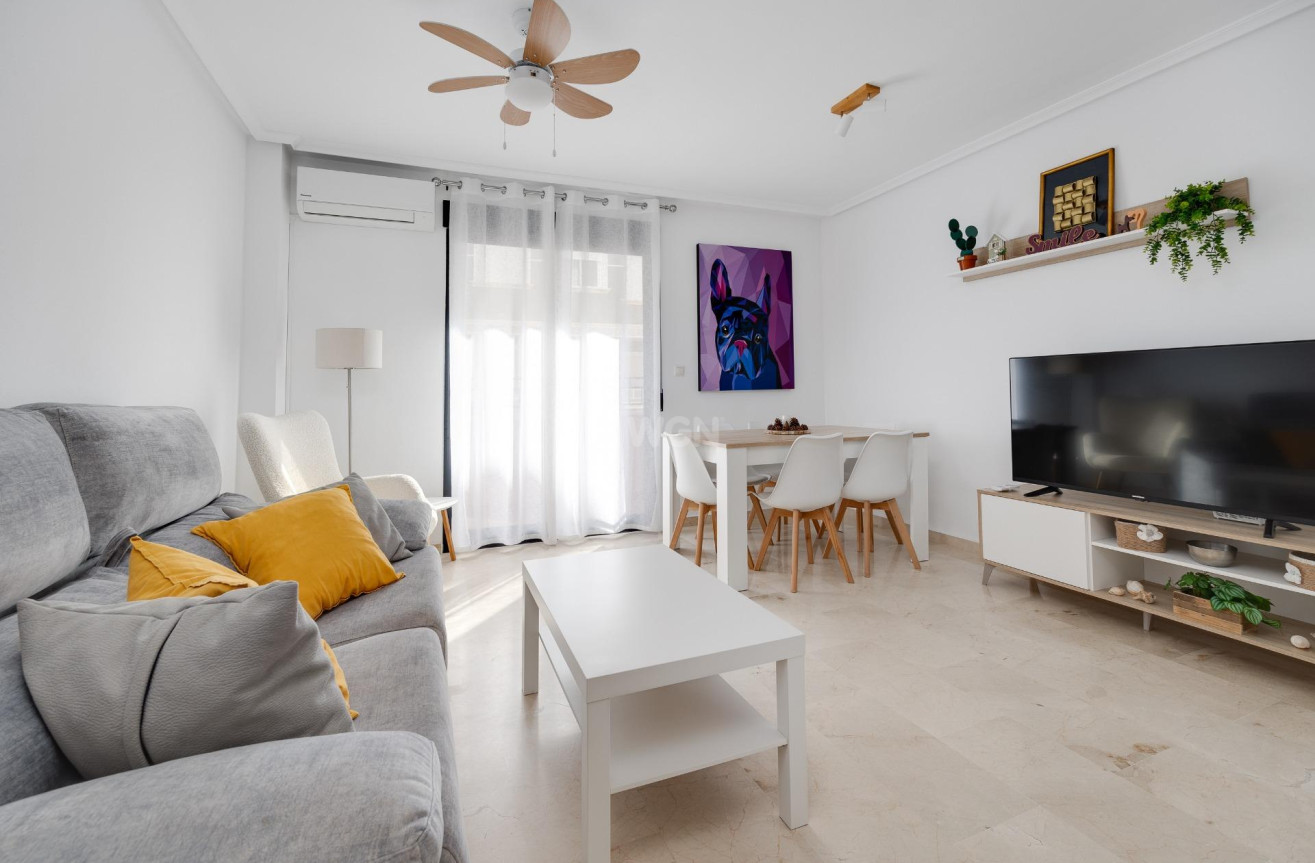 Resale - Apartment / flat - Torrevieja - Playa del Cura