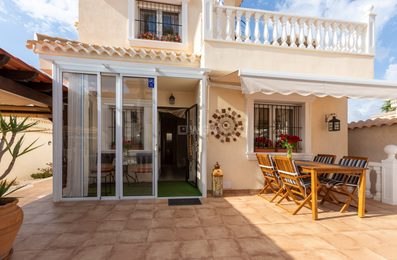 Resale - Villa - Orihuela Costa - Costa Blanca