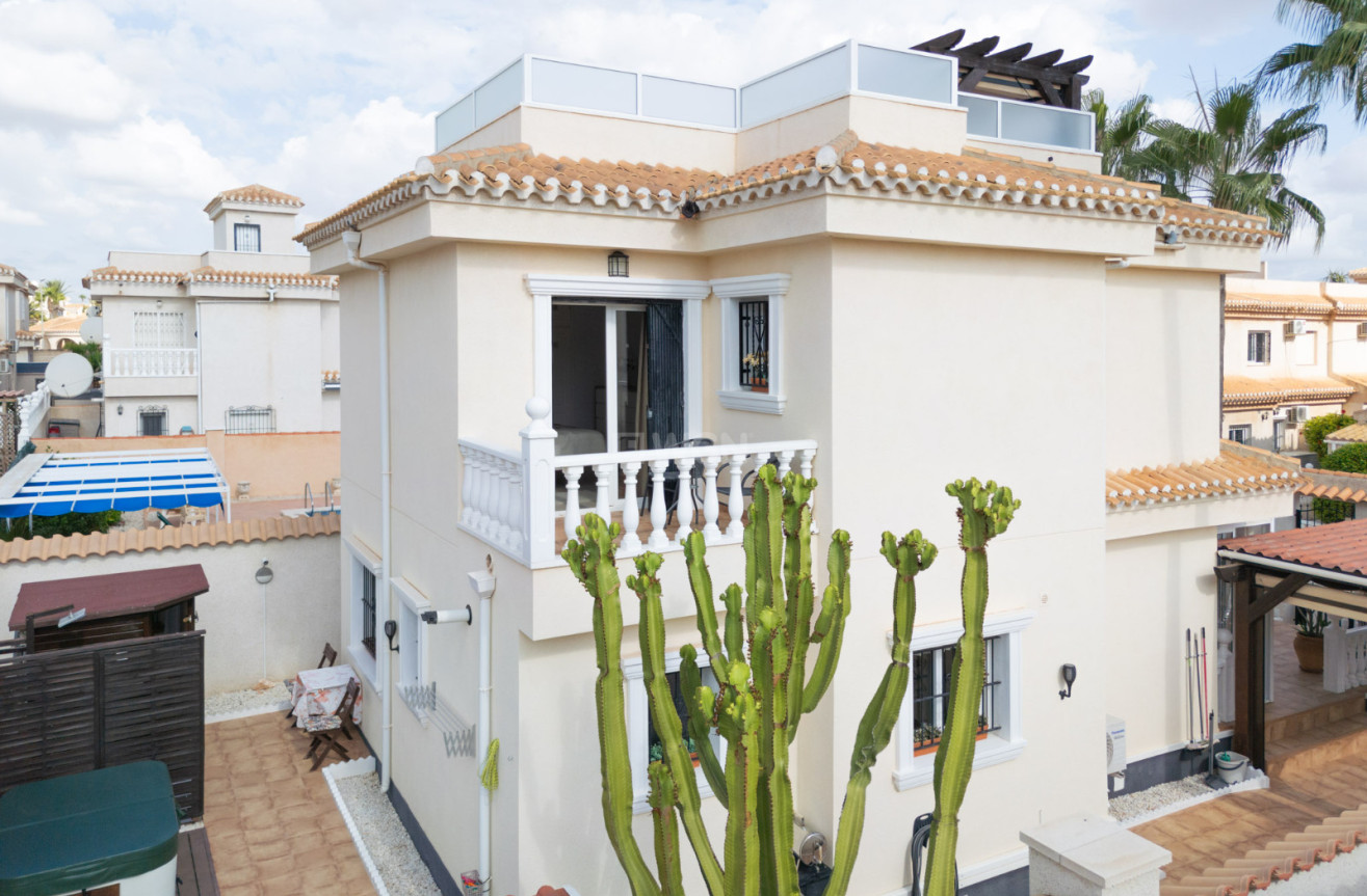 Resale - Villa - Orihuela Costa - Costa Blanca