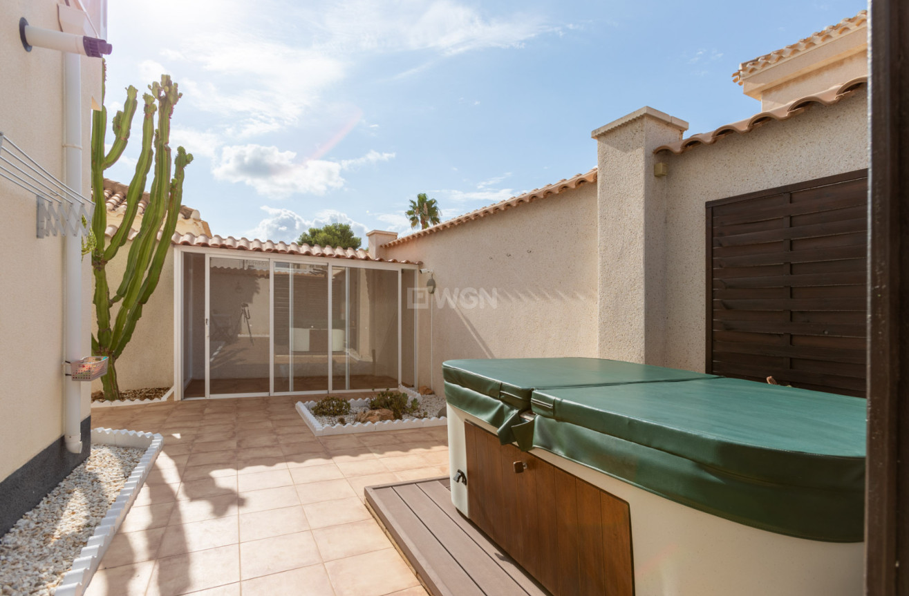 Resale - Villa - Orihuela Costa - Costa Blanca